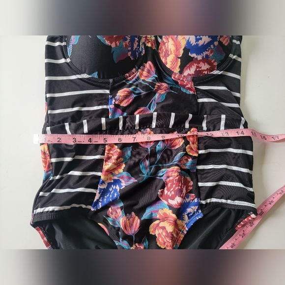 NEW ModCloth Floral The Harper One-Piece Swimsuit size large - Picture 7 of 9